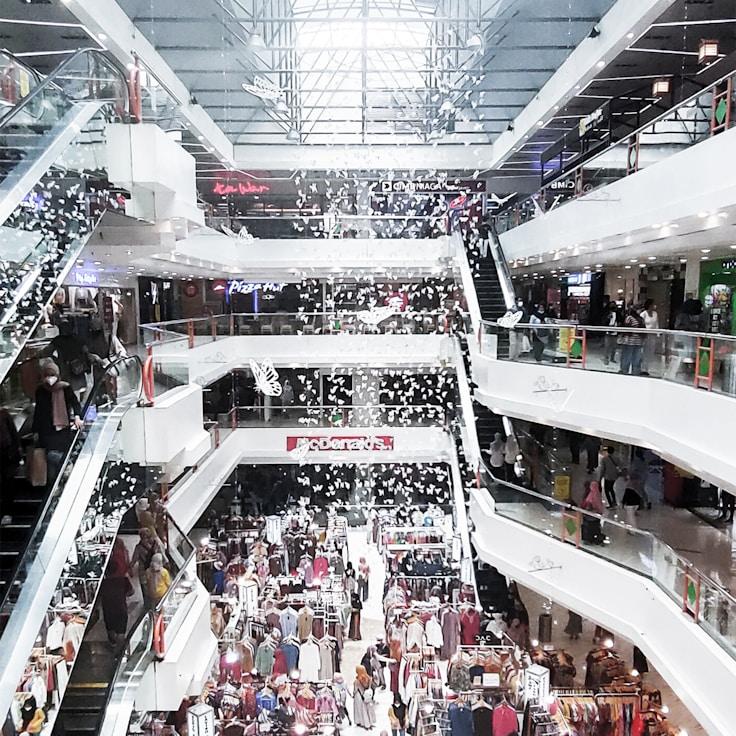 Dining out as an expat family in Canada